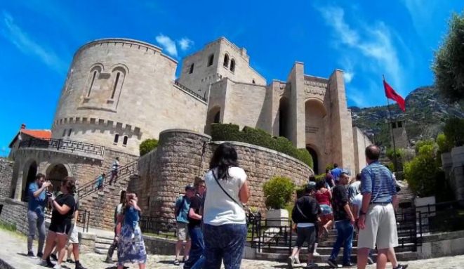 Raporti i Forumit Ekonomik Boteror: Turizmi i biznesit dhe ai kulturor jo te zhvilluara ne Shqiperi